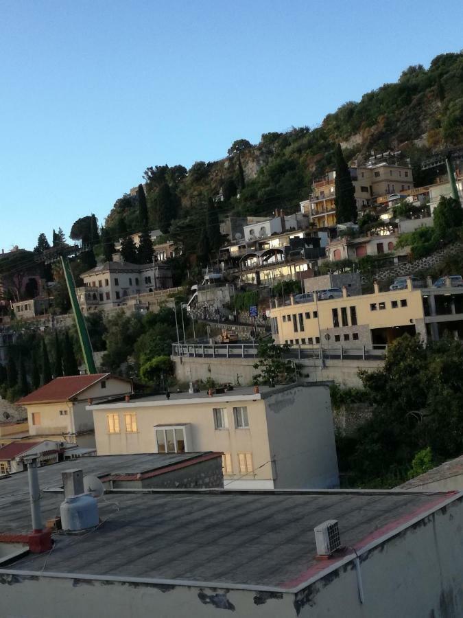 Iriss Acomodação com café da manhã Taormina Exterior foto