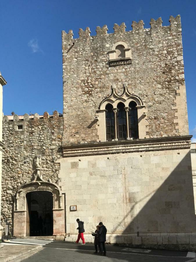 Iriss Acomodação com café da manhã Taormina Exterior foto